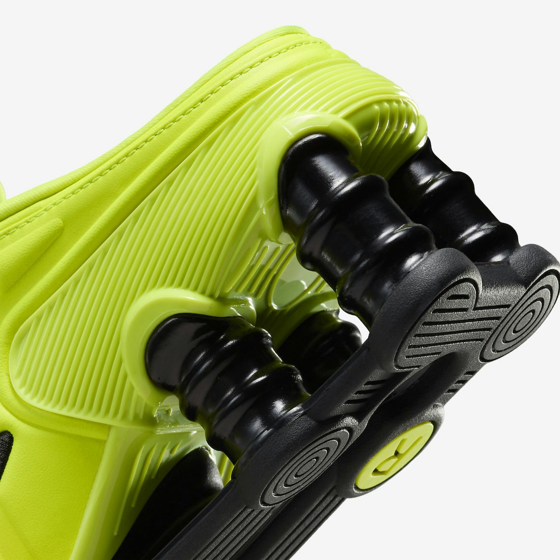 Martine Rose x Nike Shox MR4 "Safety Orange"