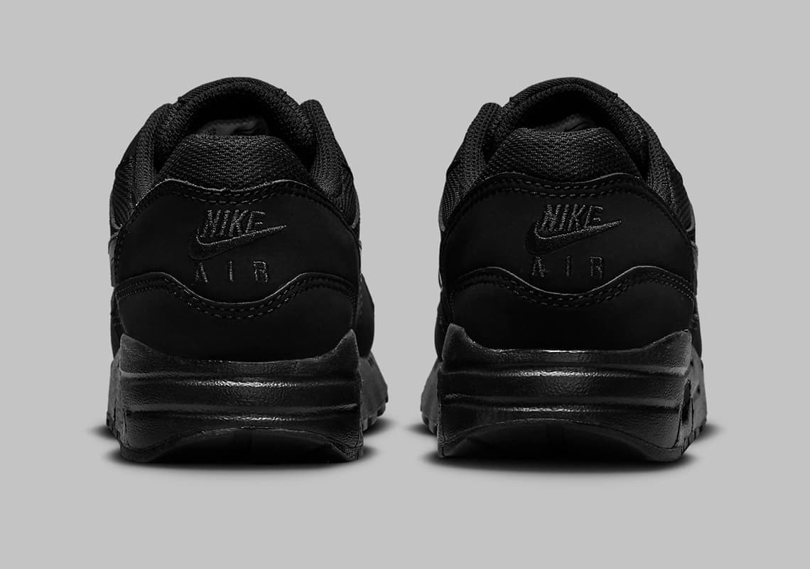 Air Max 1 "Triple Black"