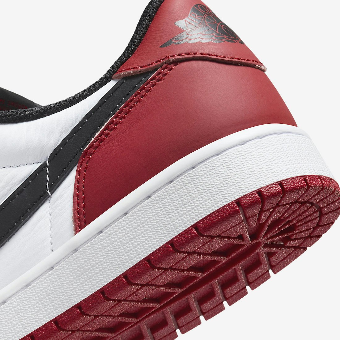 Air Jordan 1 Low OG "Black Toe"