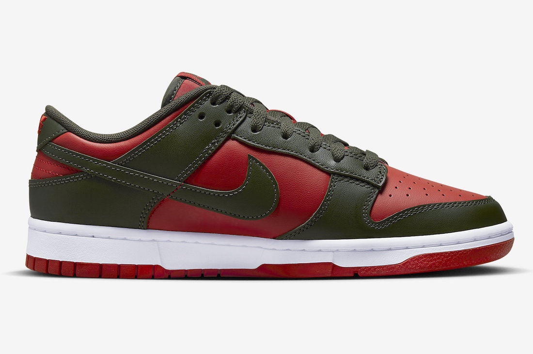 Nike Dunk Low "Mystic Red"