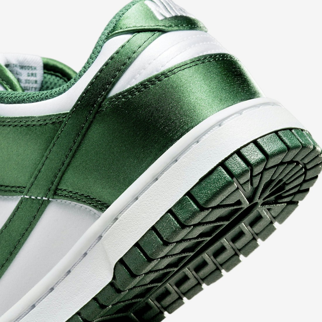 Nike Dunk Low "Satin Green"