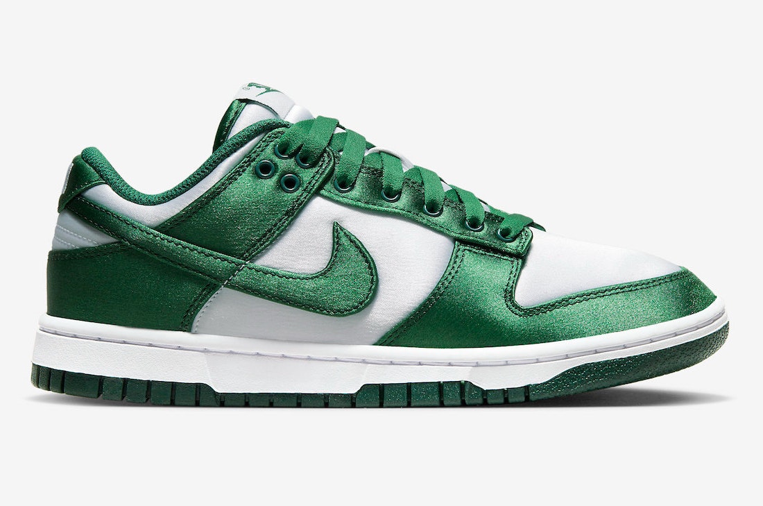 Nike Dunk Low "Satin Green"