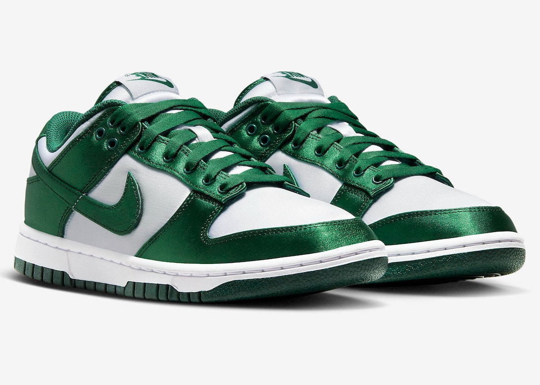 Nike Dunk Low "Satin Green"