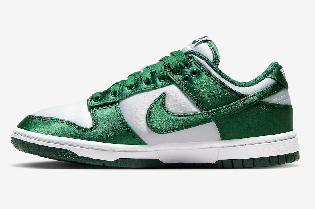 Nike Dunk Low "Satin Green"