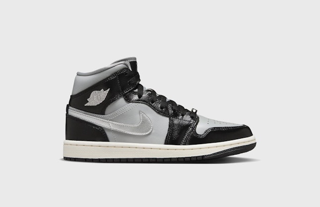 Air Jordan 1 Mid SE "Black Chrome"