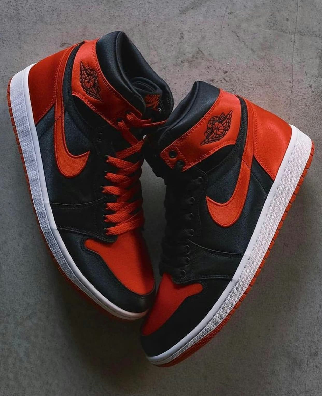 Air Jordan 1 High OG “Satin Bred”