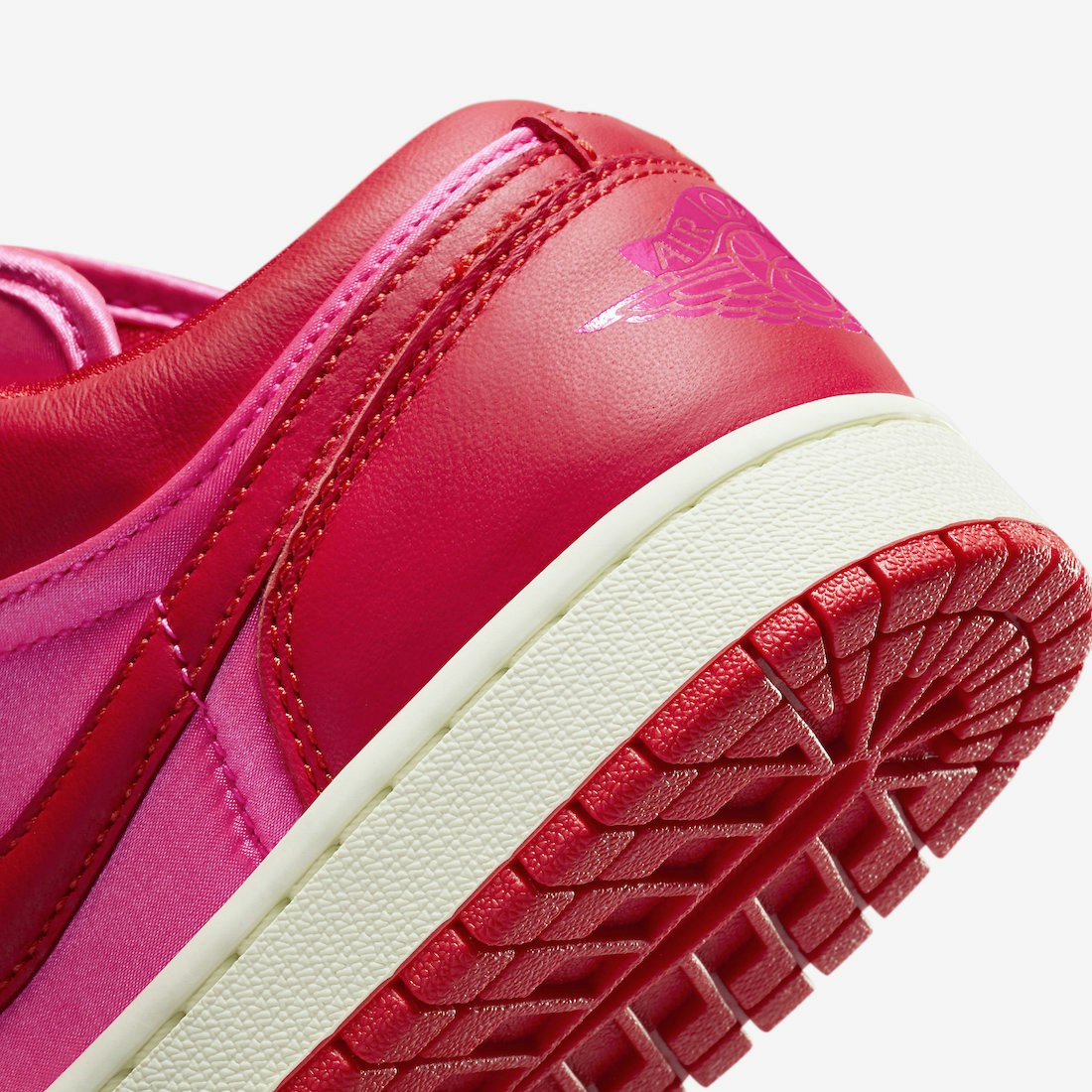 Air Jordan 1 Low SE "Pink Blast"