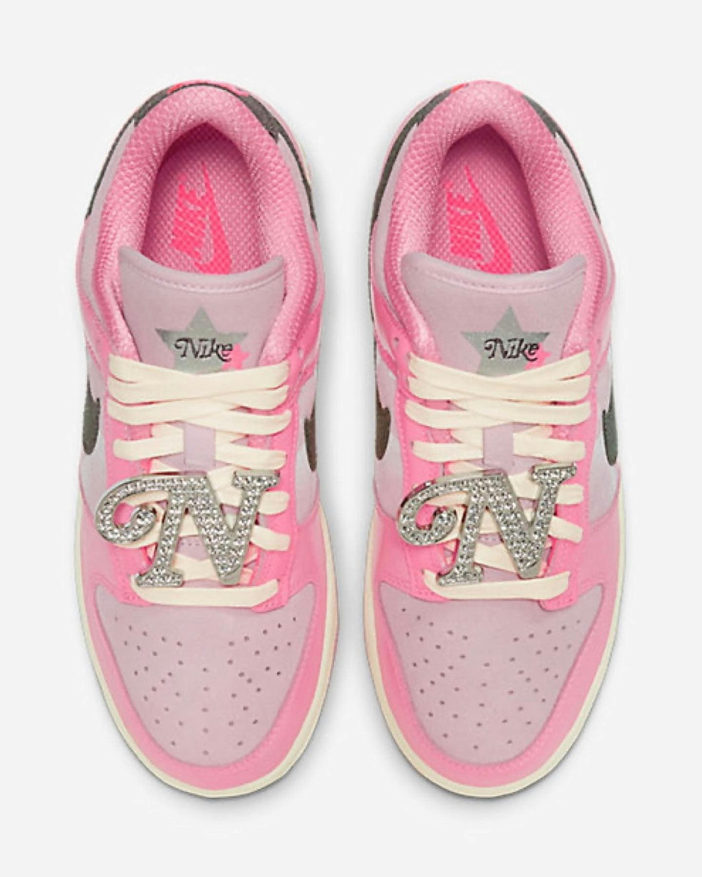 Nike Dunk Low "Barbie"