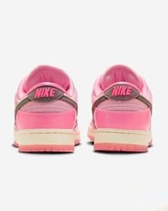 Nike Dunk Low "Barbie"