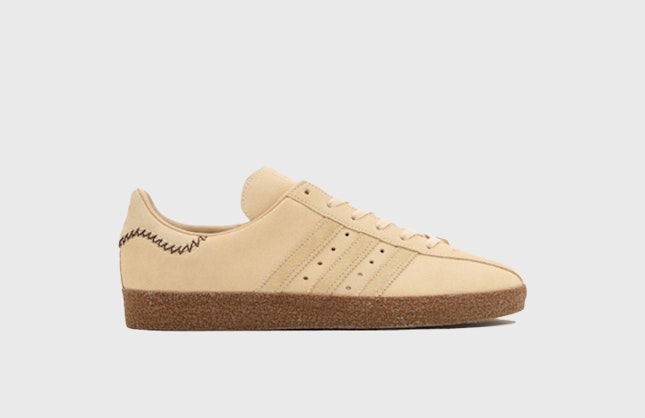 size? x adidas Yabisah "Cream Brown"