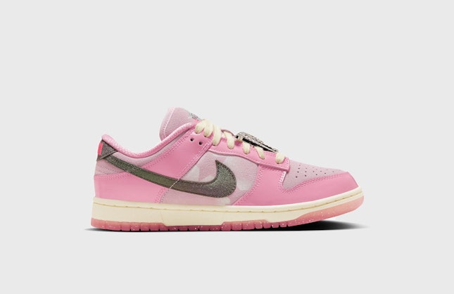 Nike Dunk Low "Barbie"
