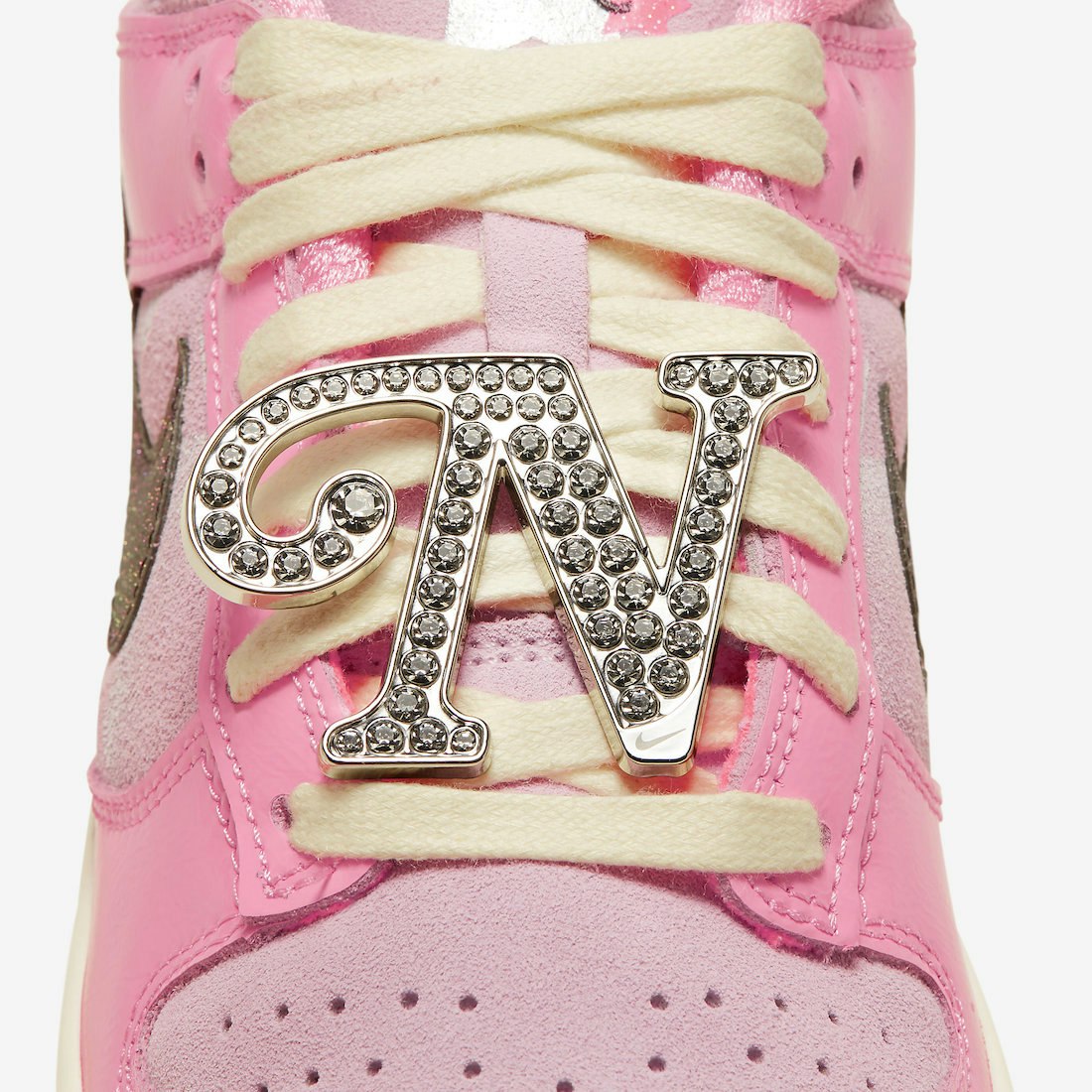 Nike Dunk Low "Barbie"