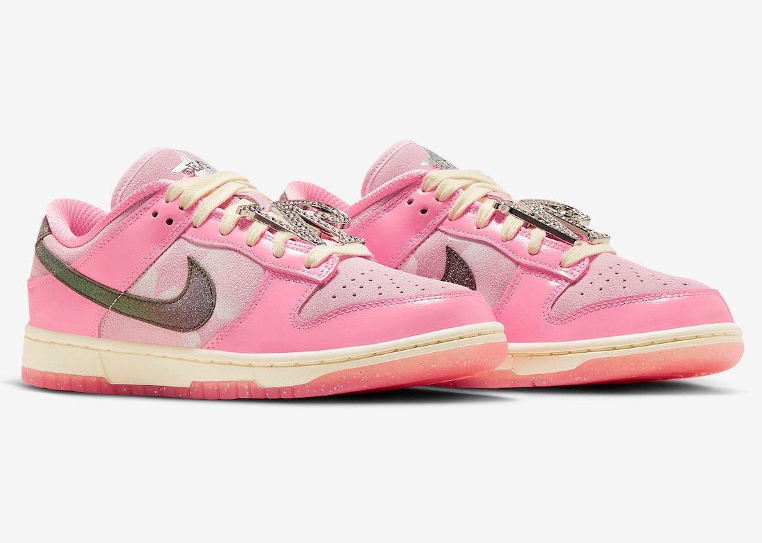 Nike Dunk Low "Barbie"