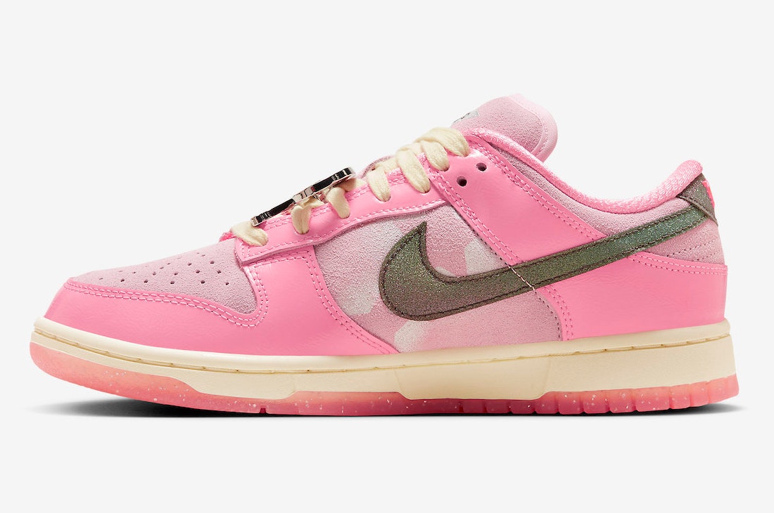 Nike Dunk Low "Barbie"