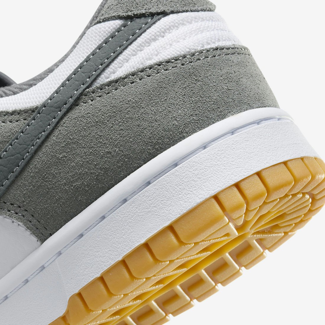 Nike Dunk Low "Smoke Grey"
