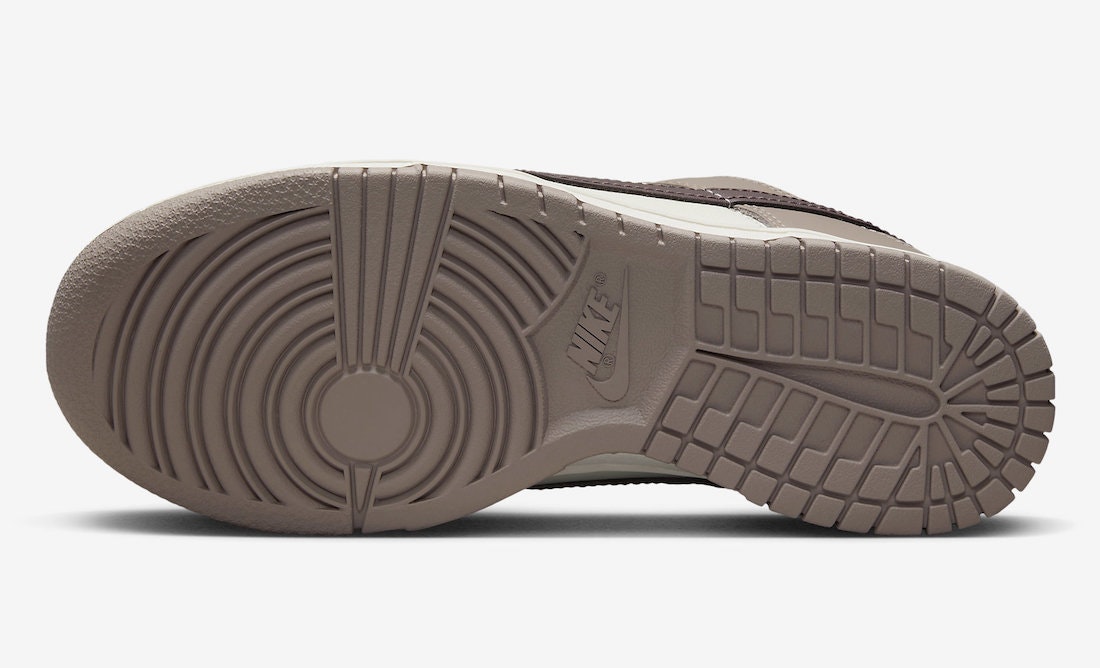 Nike Dunk Low "Diffused Taupe"