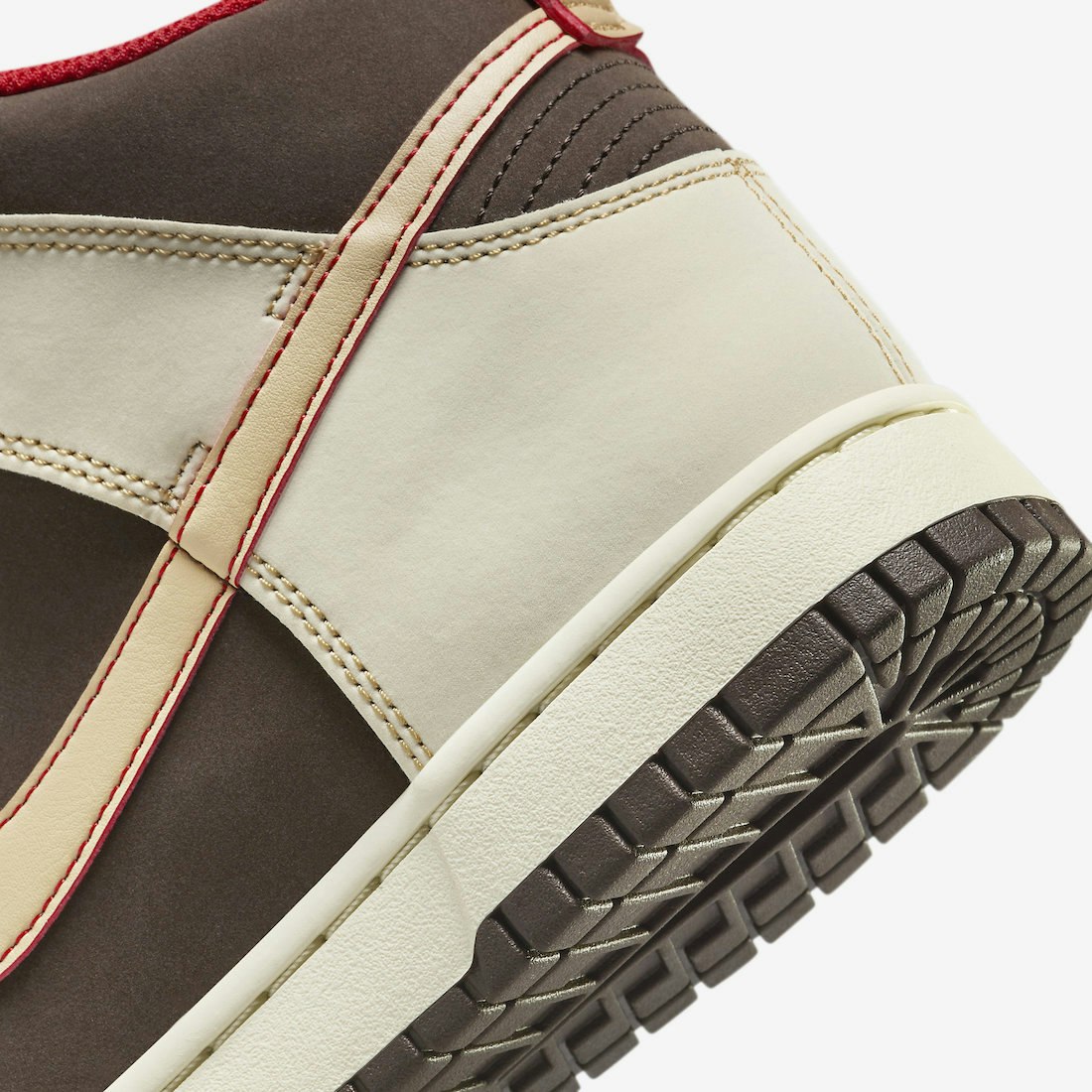 Nike Dunk High SE "Baroque Brown"