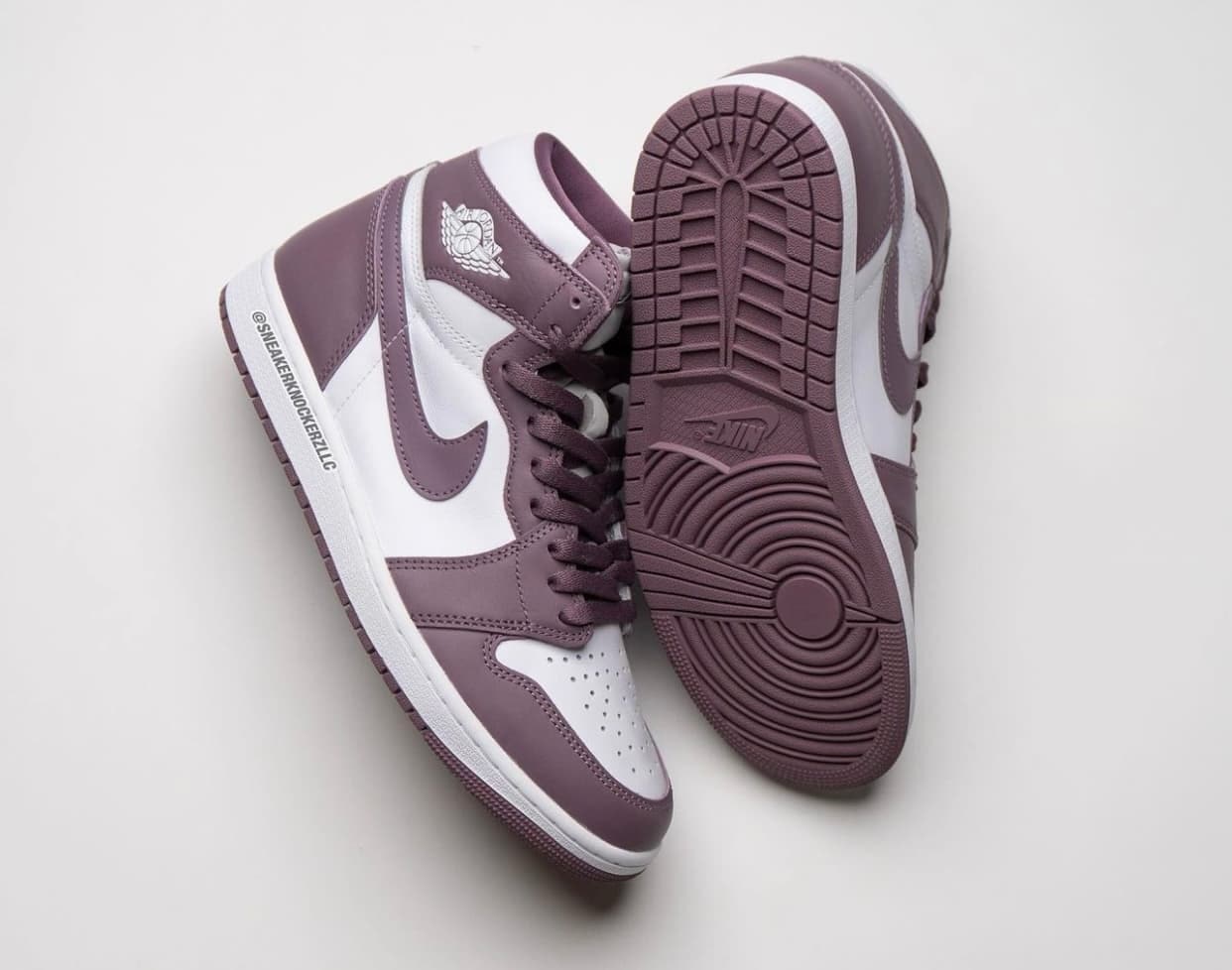 Air Jordan 1 High OG "Mauve"