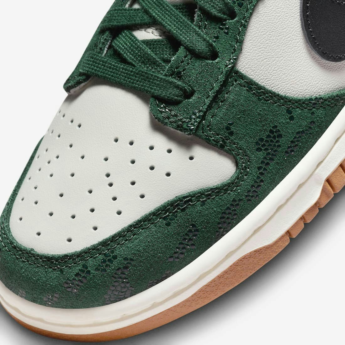 Nike Dunk Low WMNS "Green Snake"