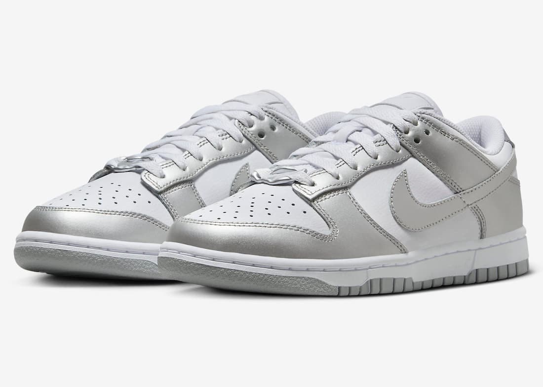 Nike Dunk Low WMNS "Metallic Silver"