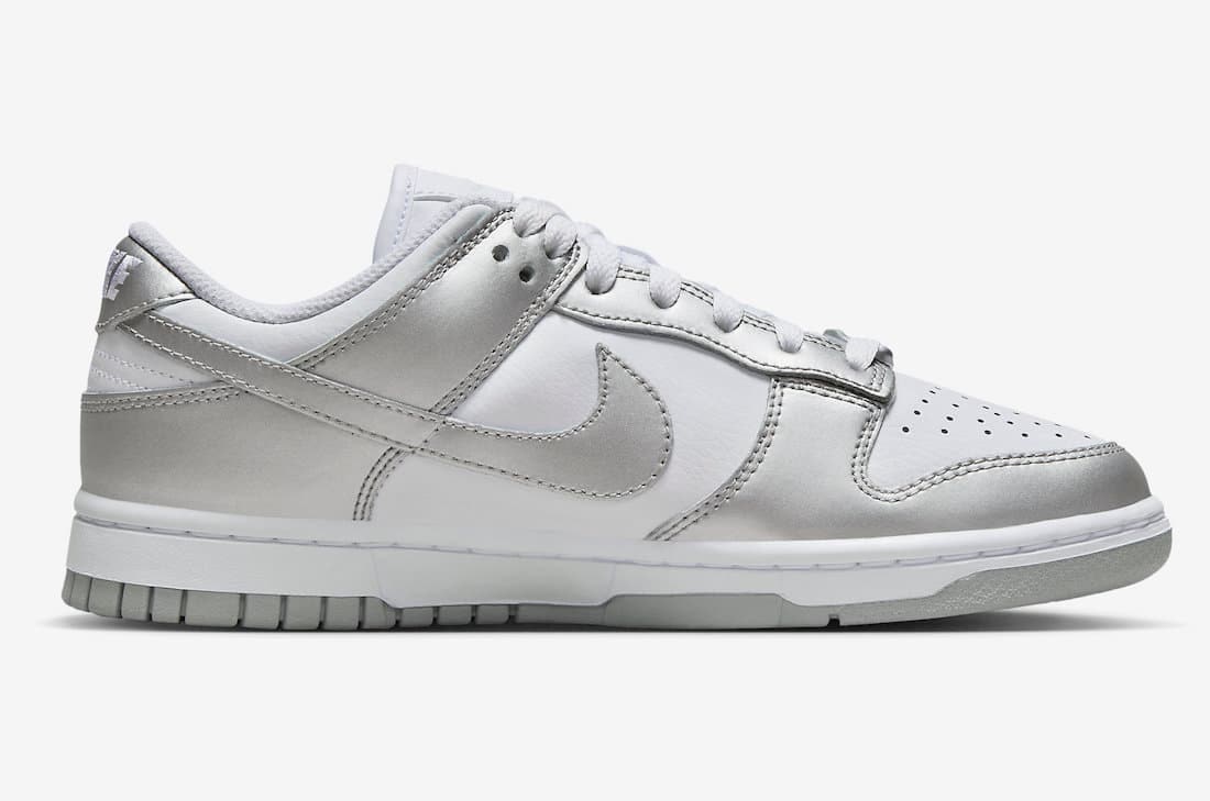 Nike Dunk Low WMNS "Metallic Silver"