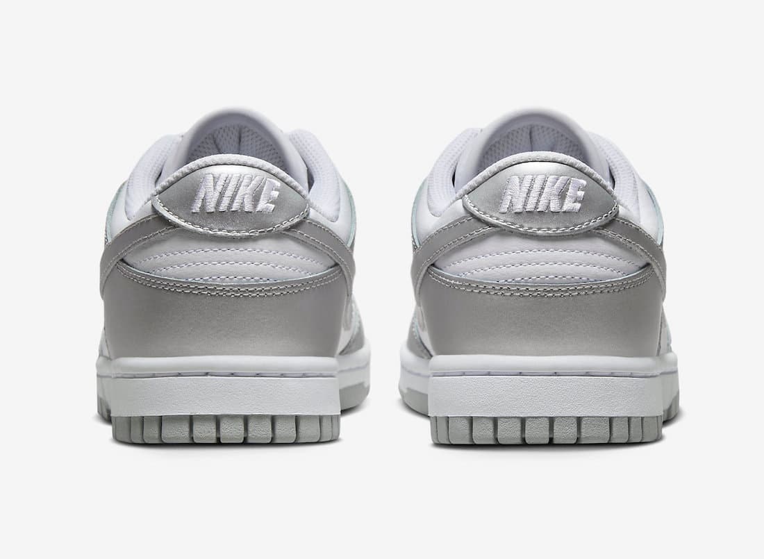 Nike Dunk Low WMNS "Metallic Silver"