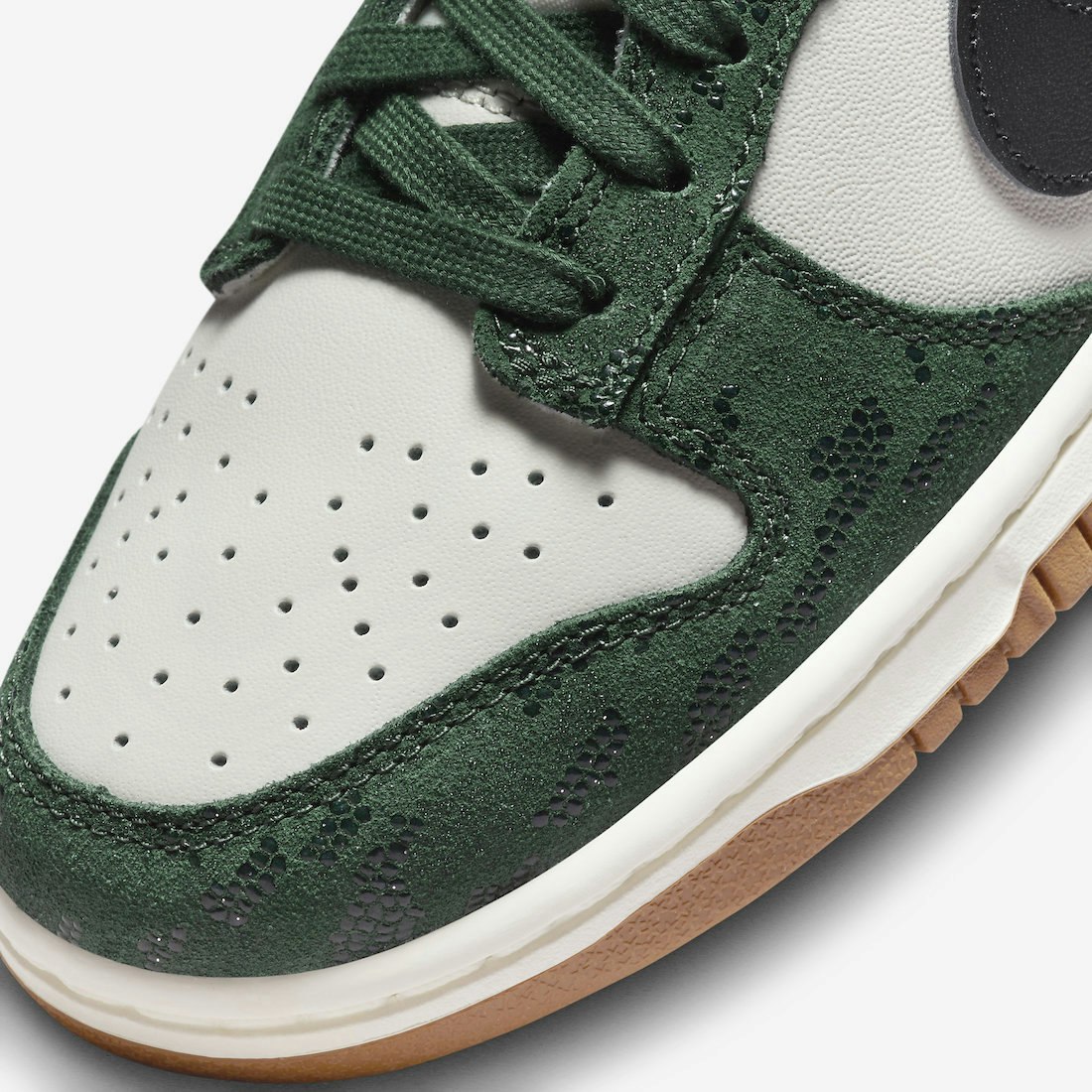 Nike Dunk Low "Green Snake"