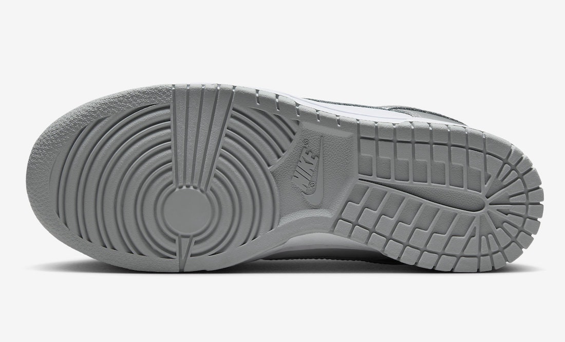 Nike Dunk Low "Metallic Silver"