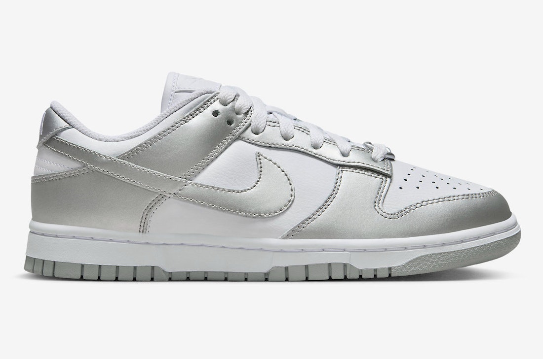 Nike Dunk Low "Metallic Silver"