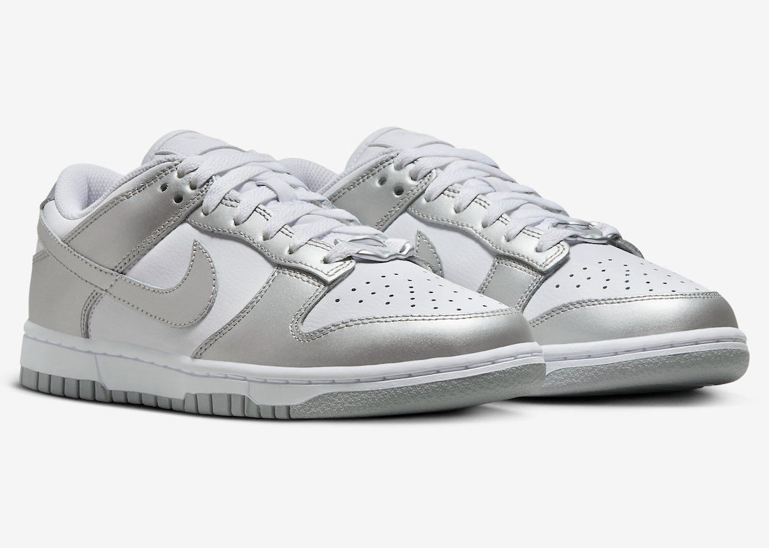 Nike Dunk Low "Metallic Silver"