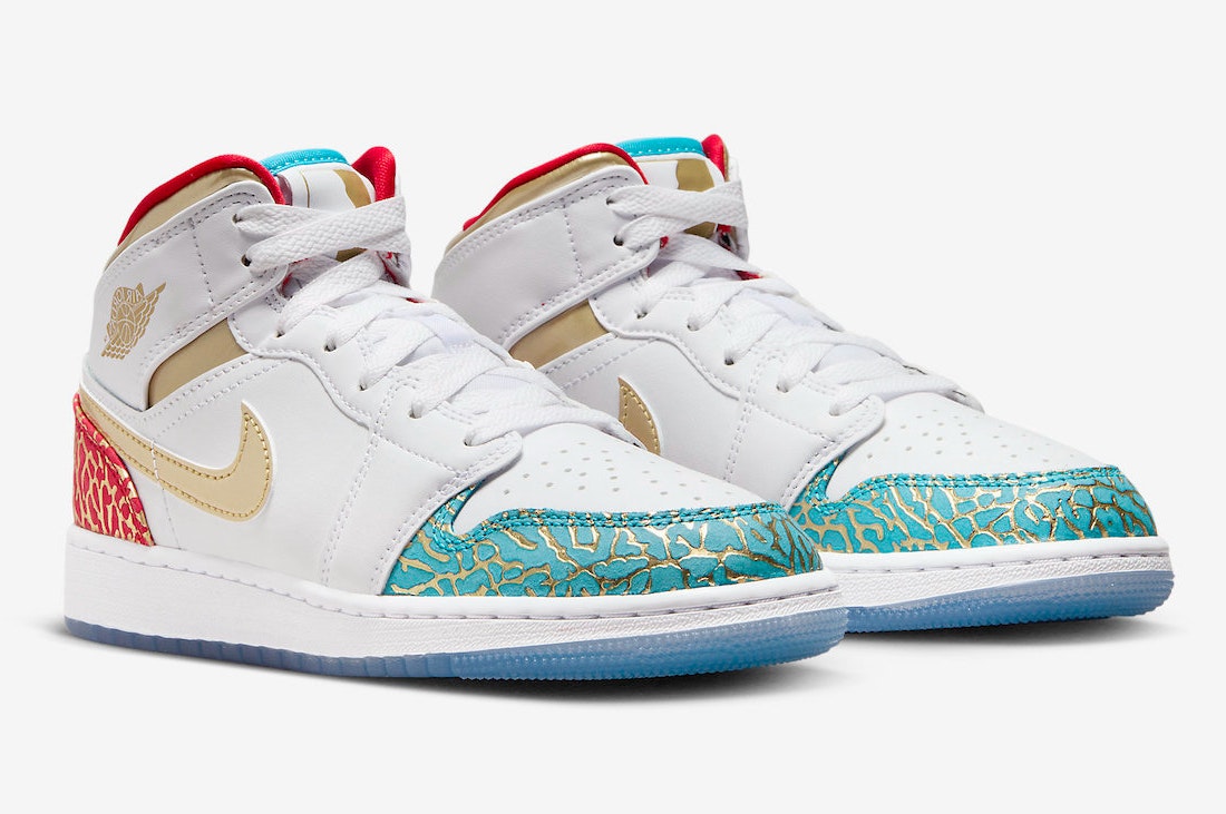 Air Jordan 1 Mid GS "UNC to Chicago"