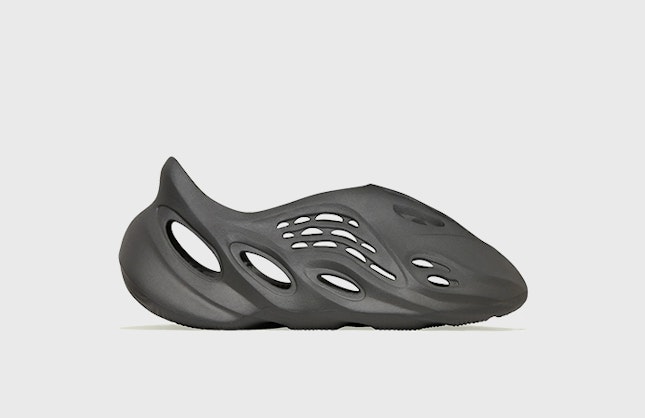 adidas Yeezy Foam Runner "Carbon"