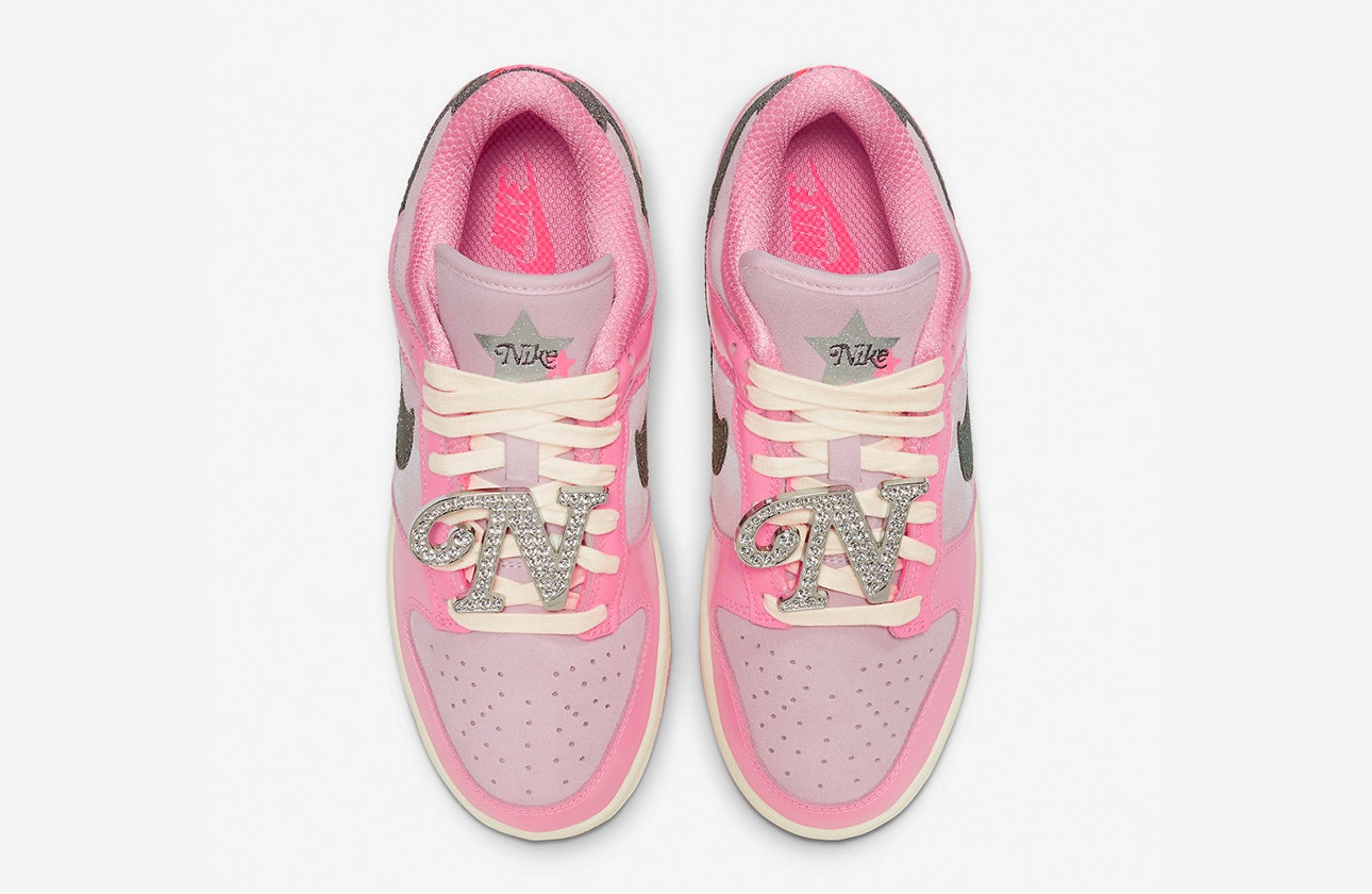 Nike Dunk Low "Barbie"