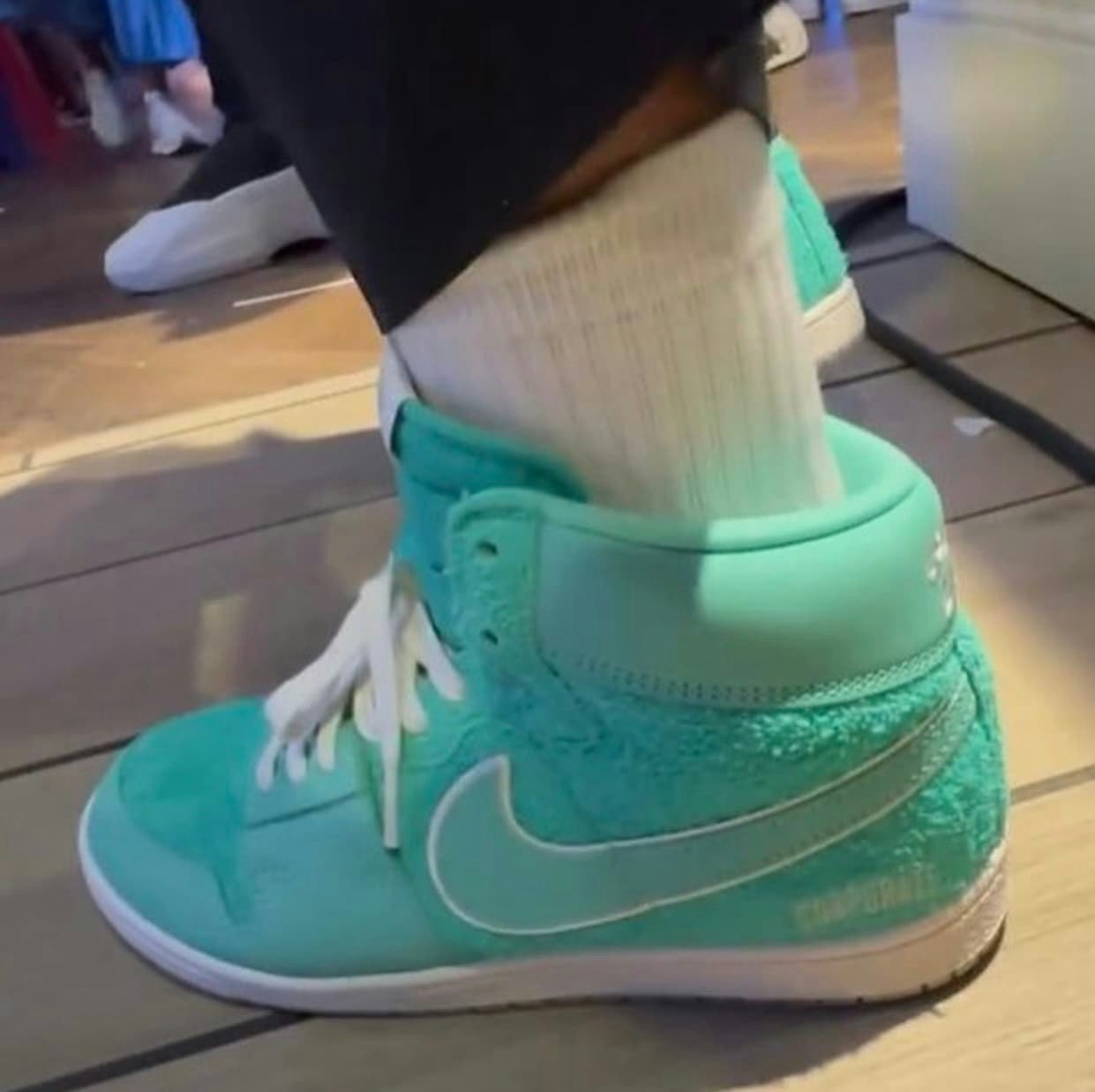 Corporate x Jordan Air Ship "Light Menta"