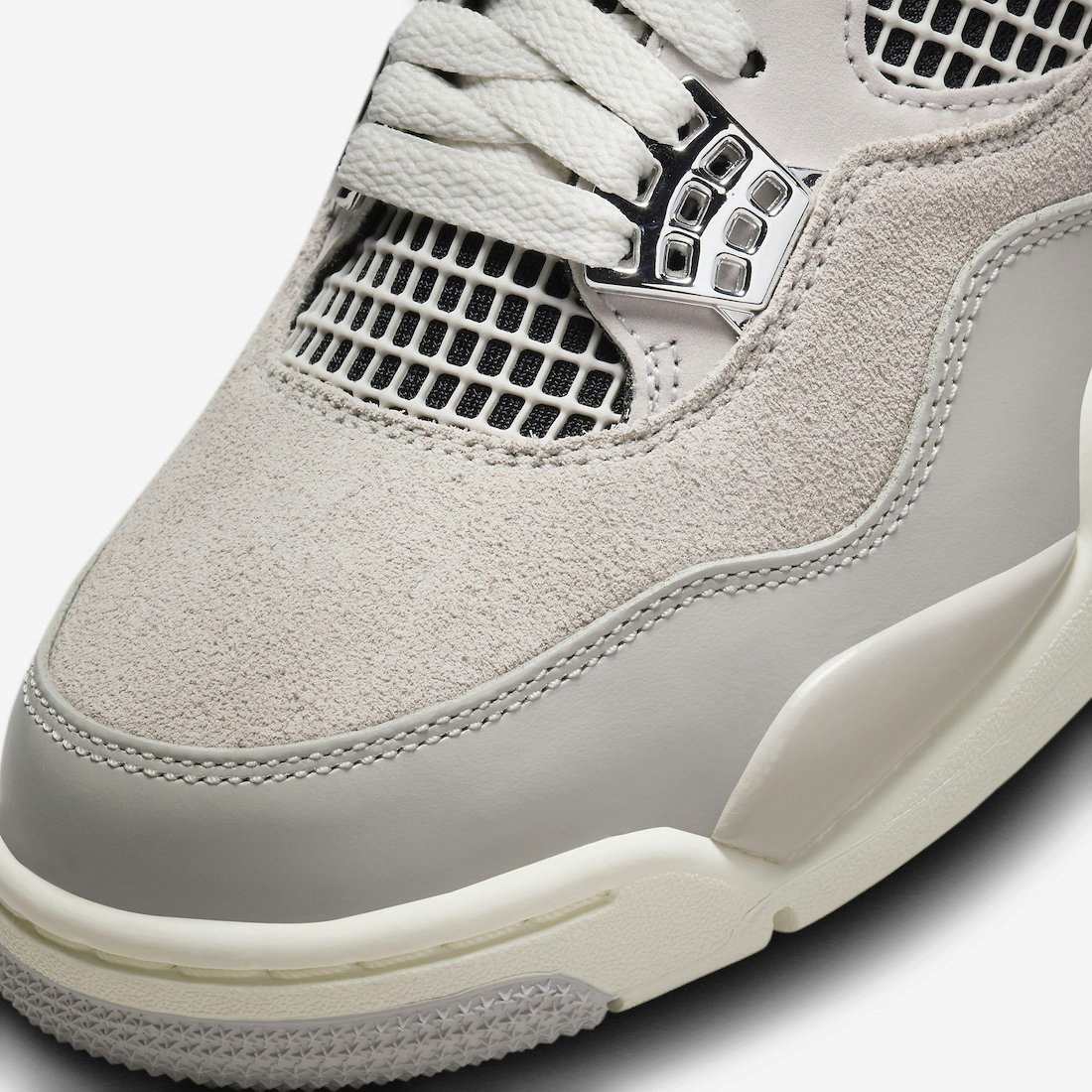 Air Jordan 4 "Frozen Moments"