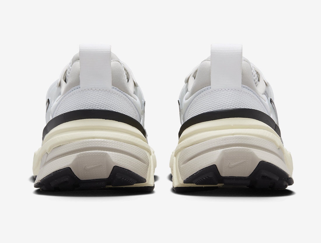 Nike Runtekk "Metallic Silver"