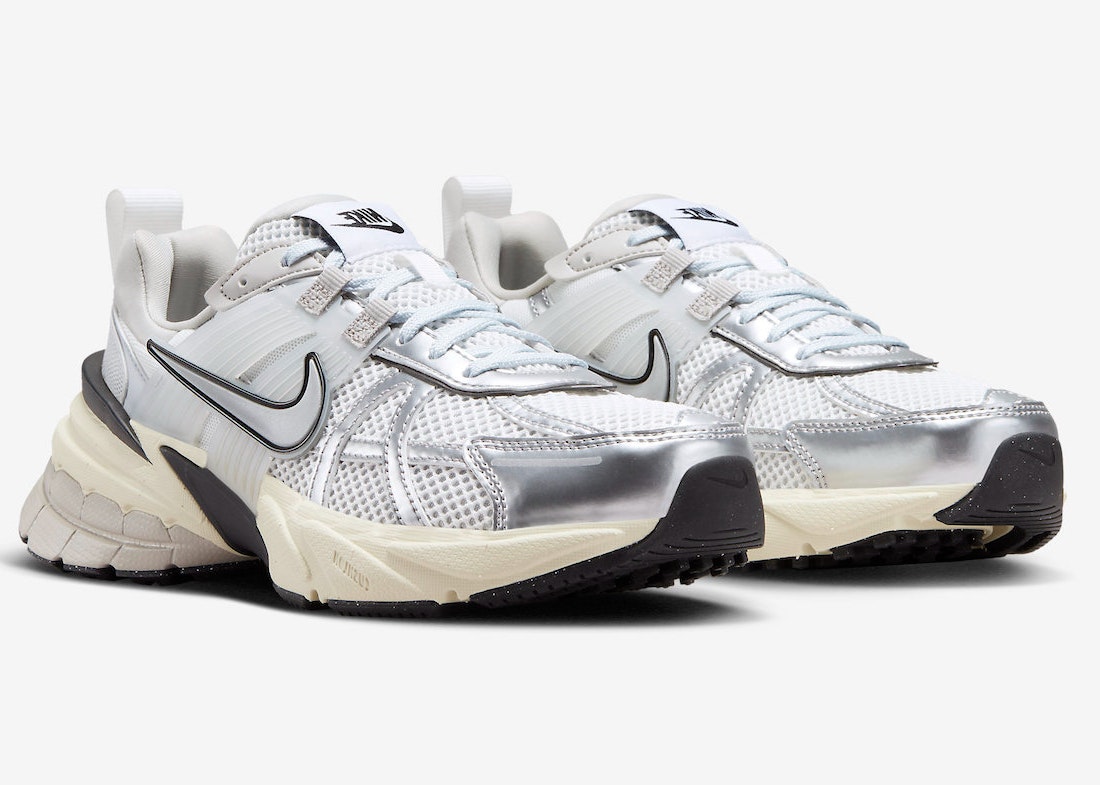 Nike Runtekk "Metallic Silver"