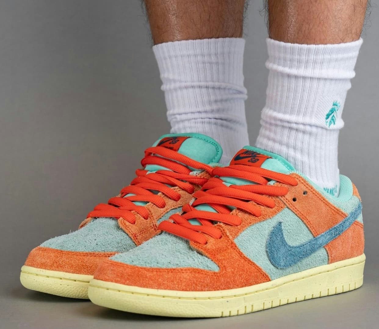 Nike SB Dunk Low "Noise Aqua" 