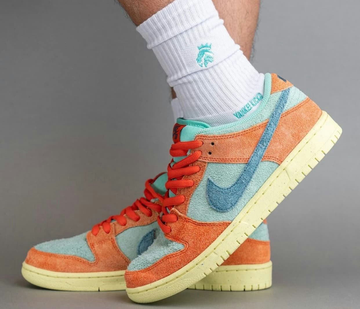 Nike SB Dunk Low "Noise Aqua" 