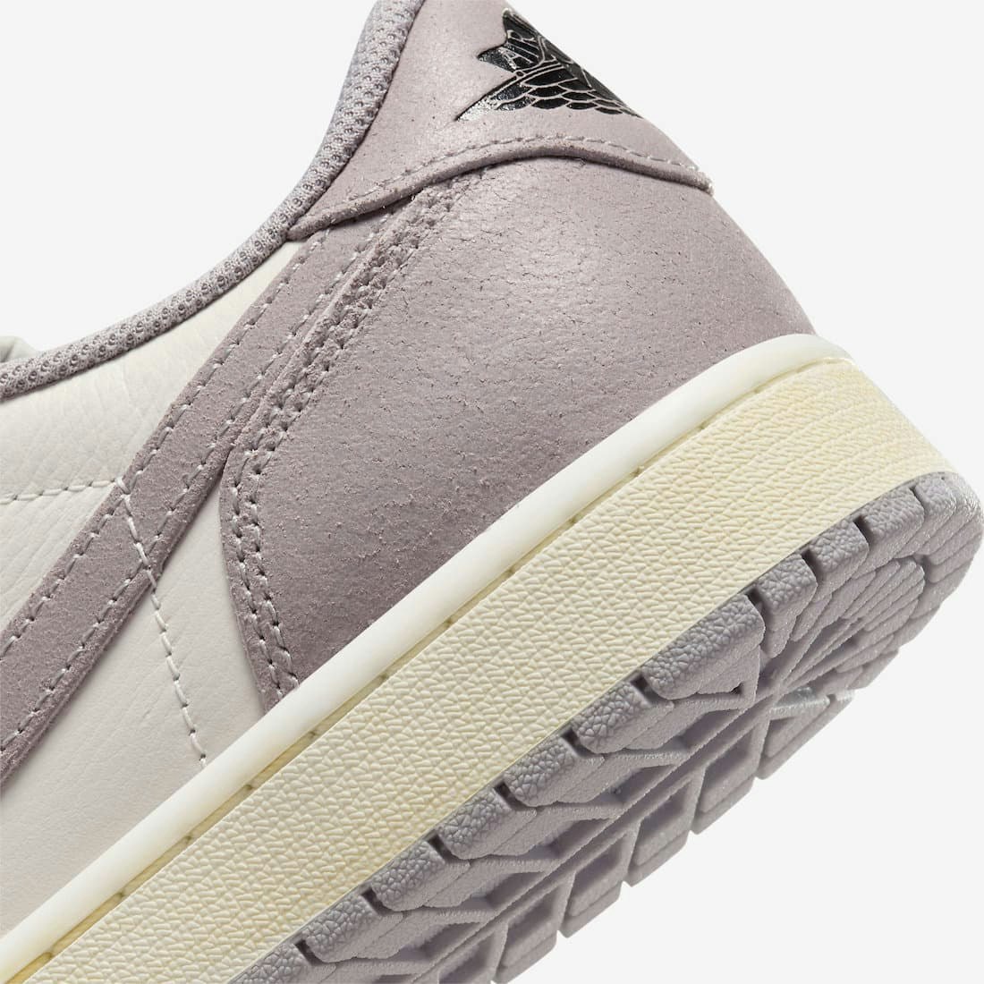 Air Jordan 1 Low OG “Atmosphere Grey”