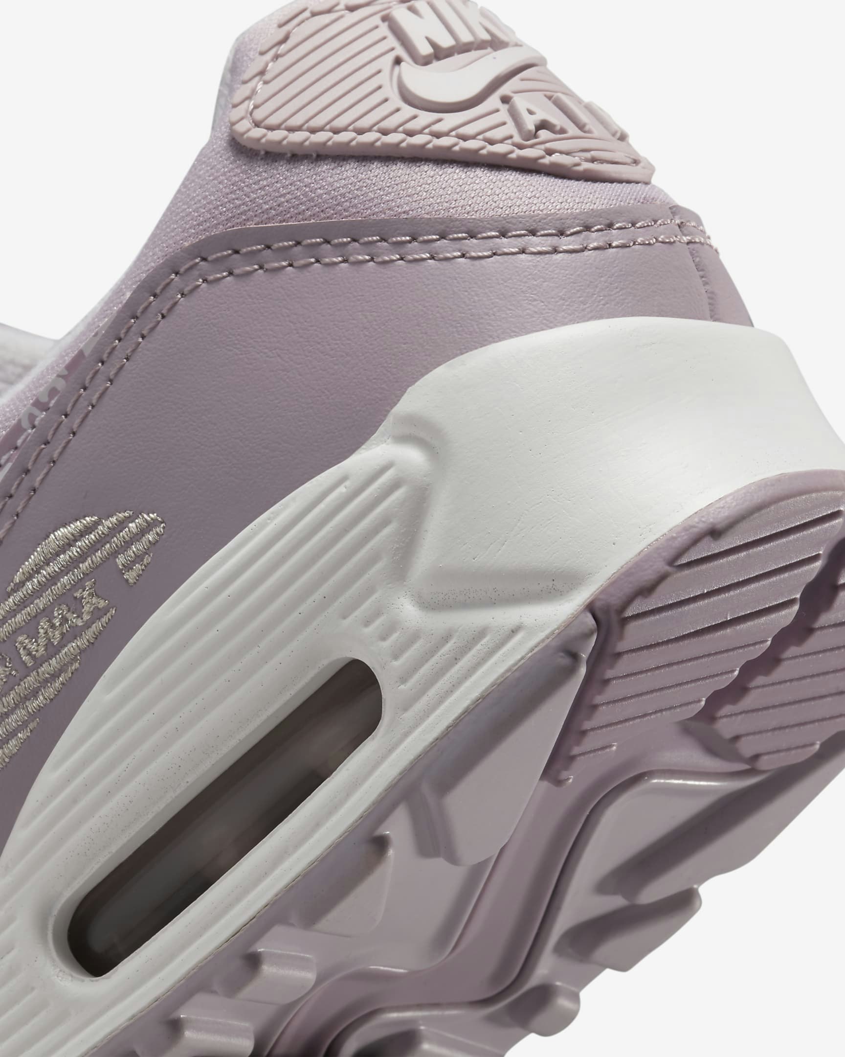 Nike Air Max 90 "Plum Fog"