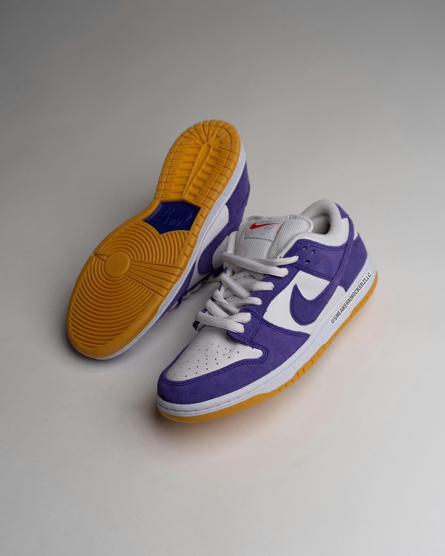 Nike SB Dunk Low "Purple Suede"