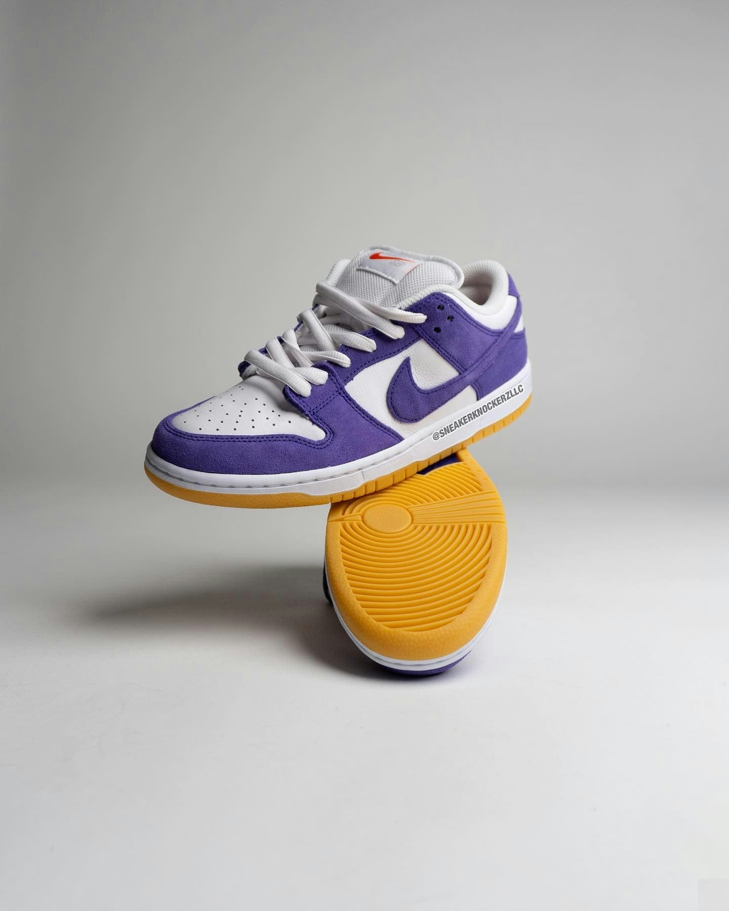 Nike SB Dunk Low "Purple Suede"