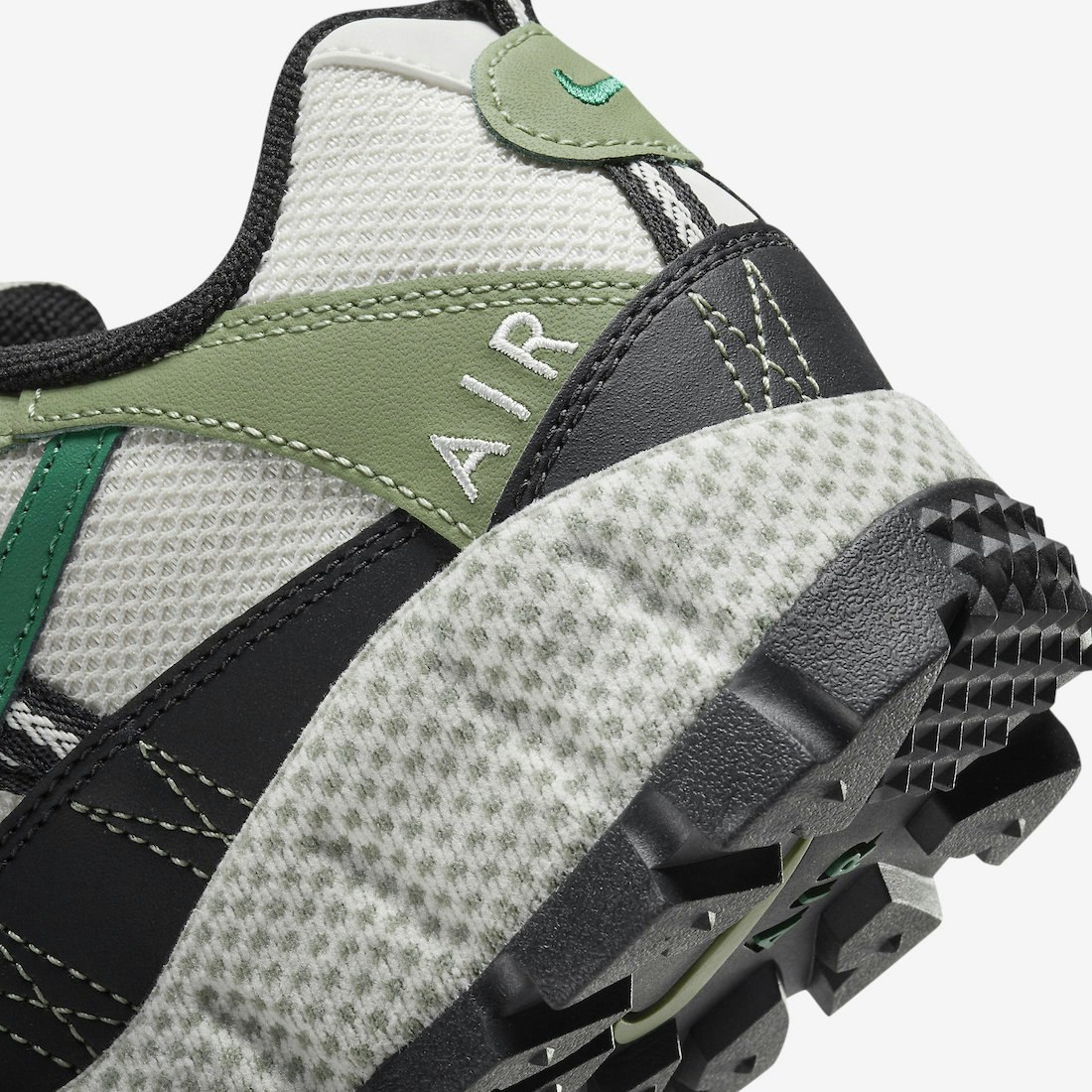 Nike Air Humara "Oil Green"