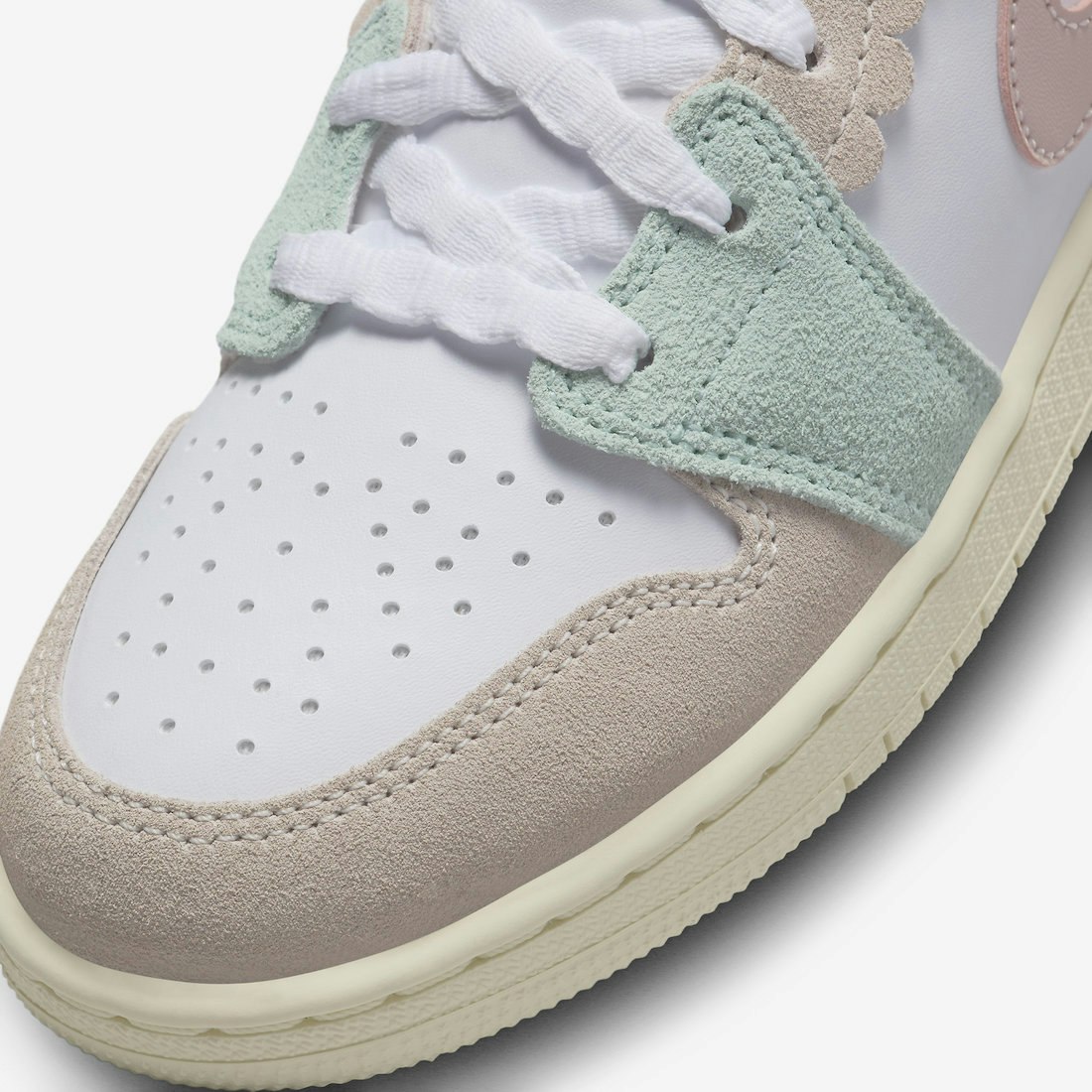 Air Jordan 1 Mid SE GS "Pink Oxford"