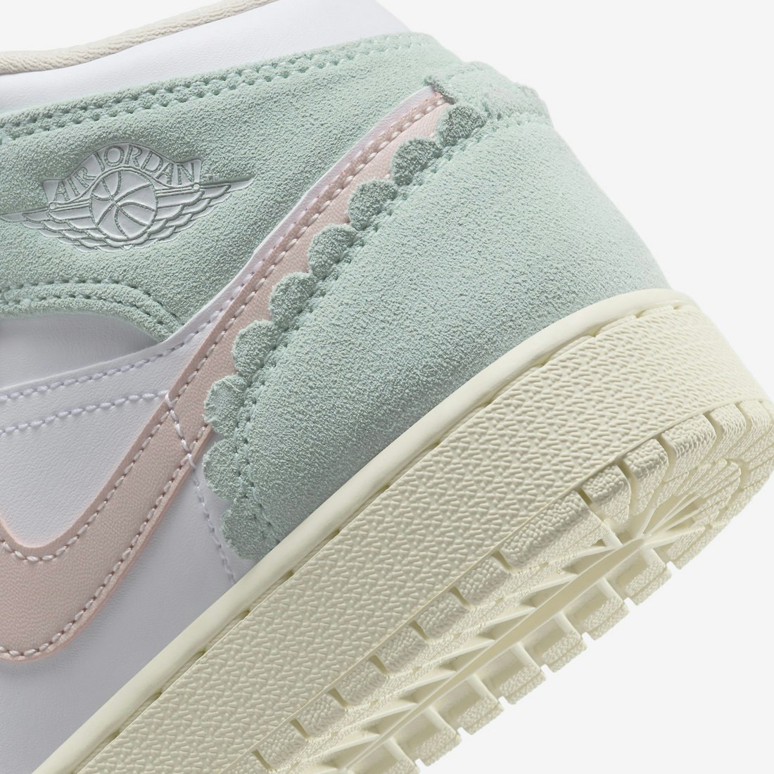 Air Jordan 1 Mid SE GS "Pink Oxford"