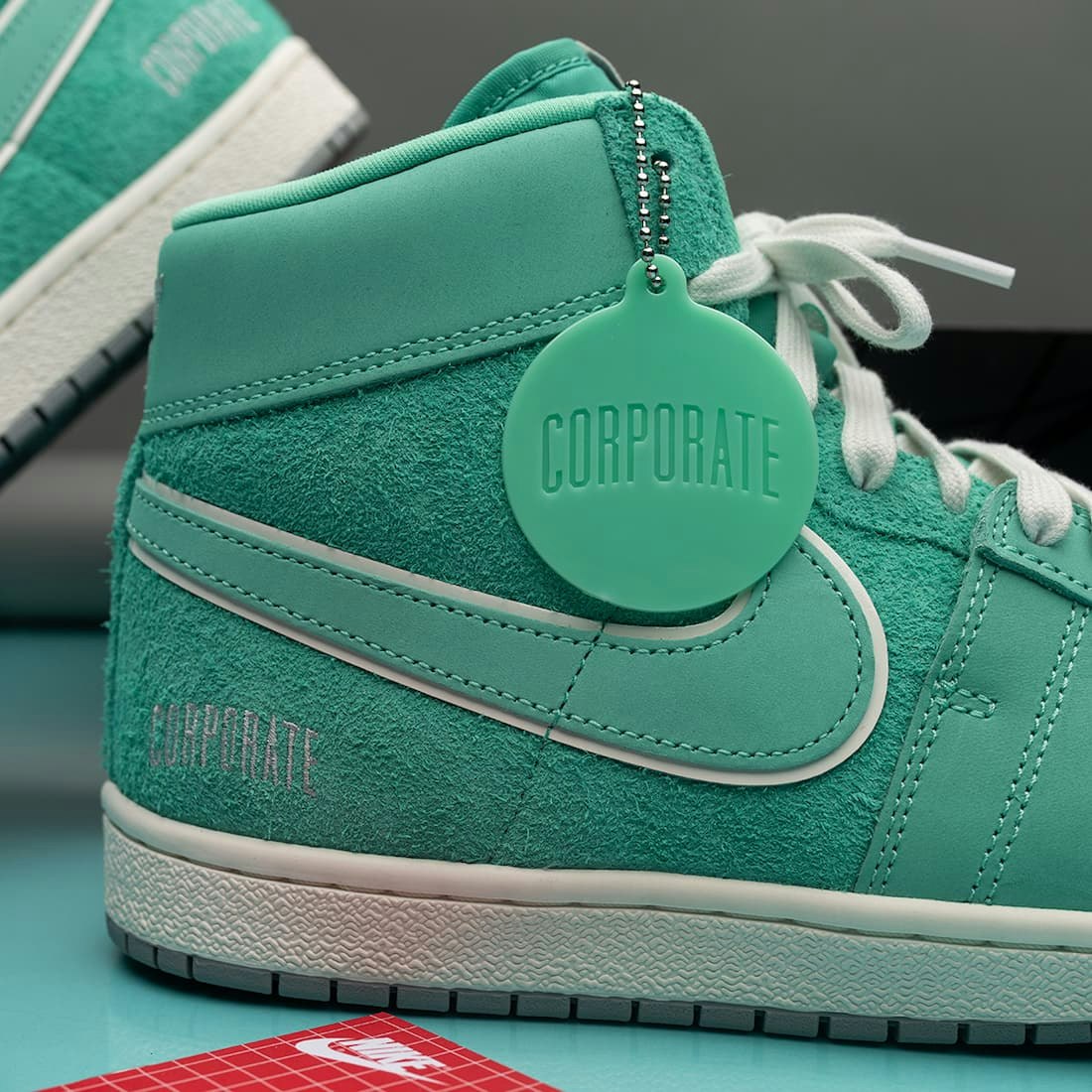 Corporate x Jordan Air Ship "Light Menta"