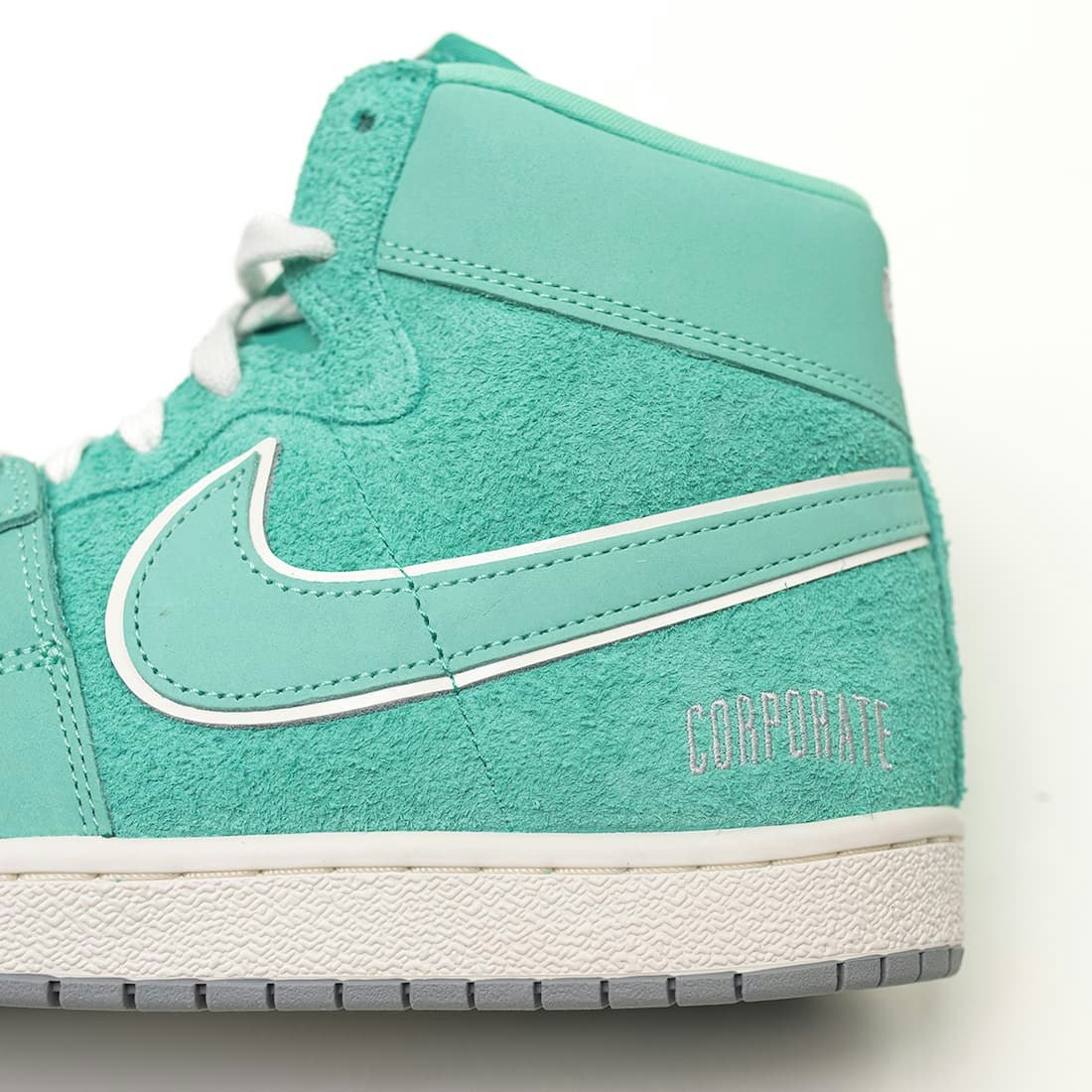 Corporate x Jordan Air Ship "Light Menta"