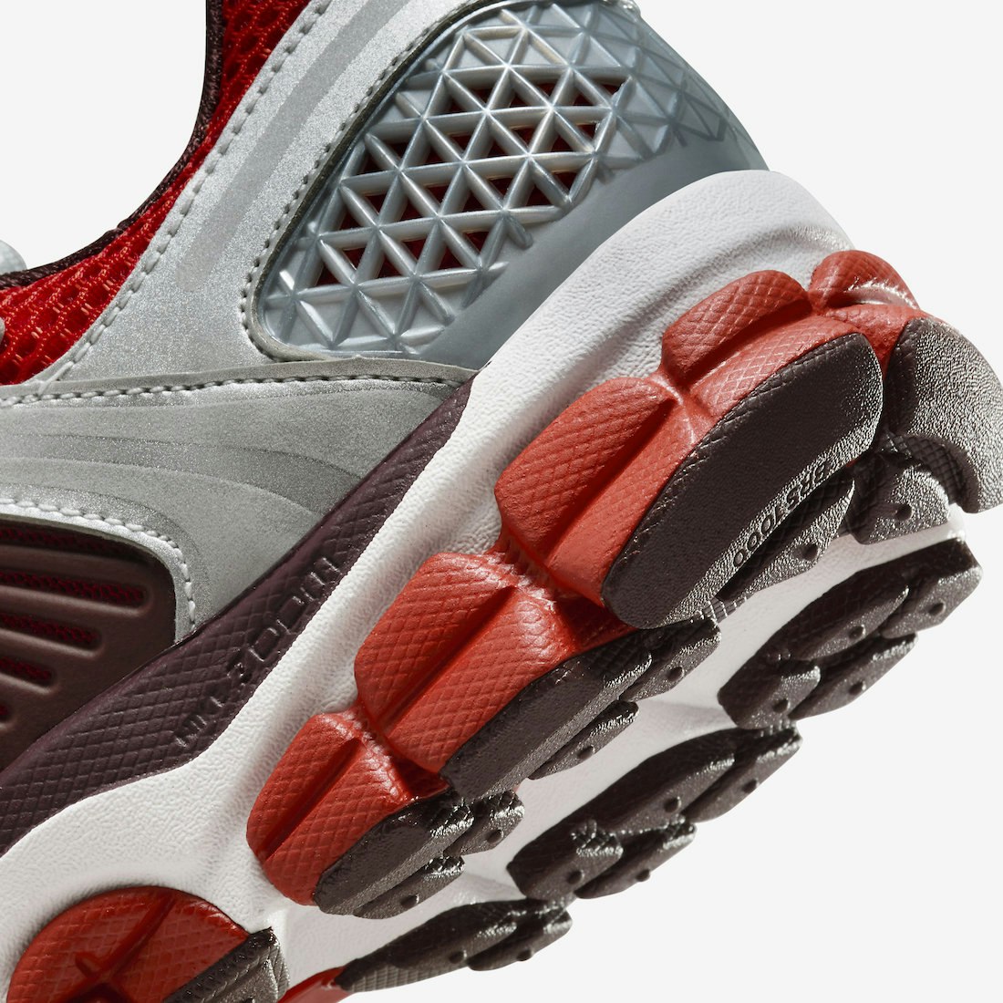 Nike Zoom Vomero 5 "Mystic Red"