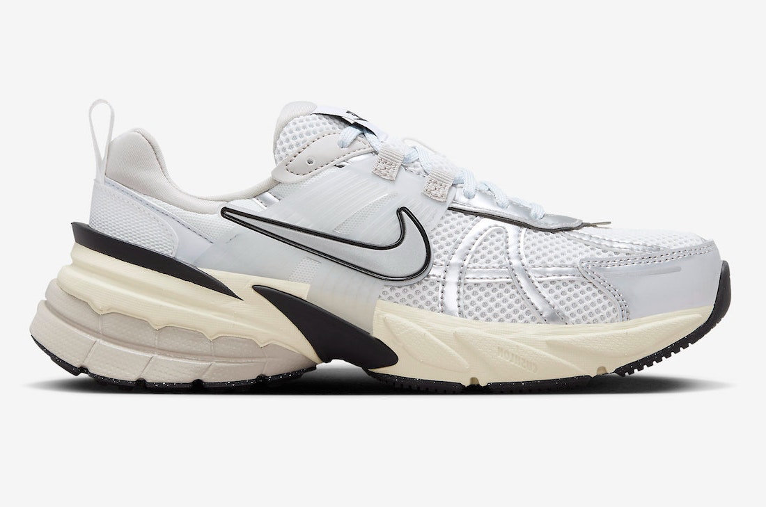 Nike Runtekk "Metallic Silver"